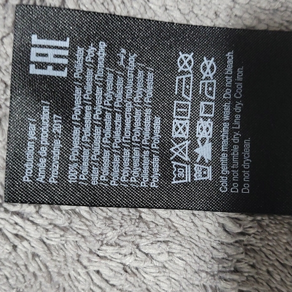 Silk dress - Picture 8 of 9